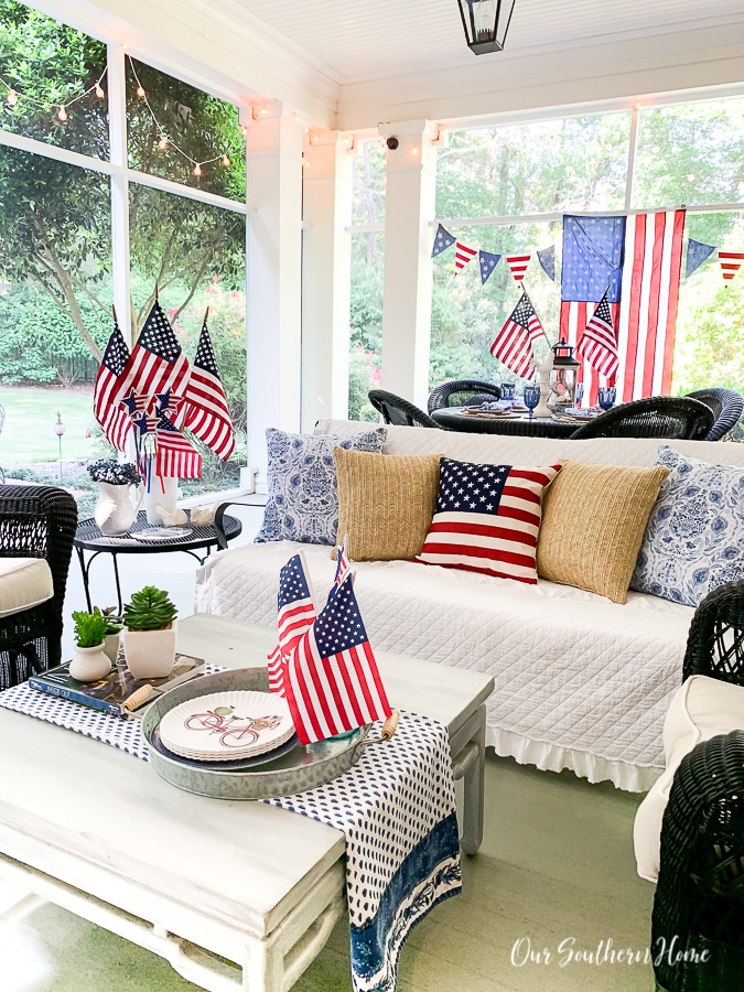 patriotic screen porch www.oursouthernhomesc.com 8181.jpgfit6752c900ssl1